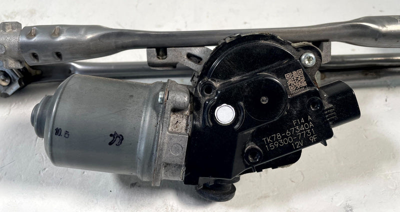 Load image into Gallery viewer, 2017-2025 MAZDA CX-5 FRONT WINDSHIELD WIPER LINKAGE W/ MOTOR TK7867340A # 113786
