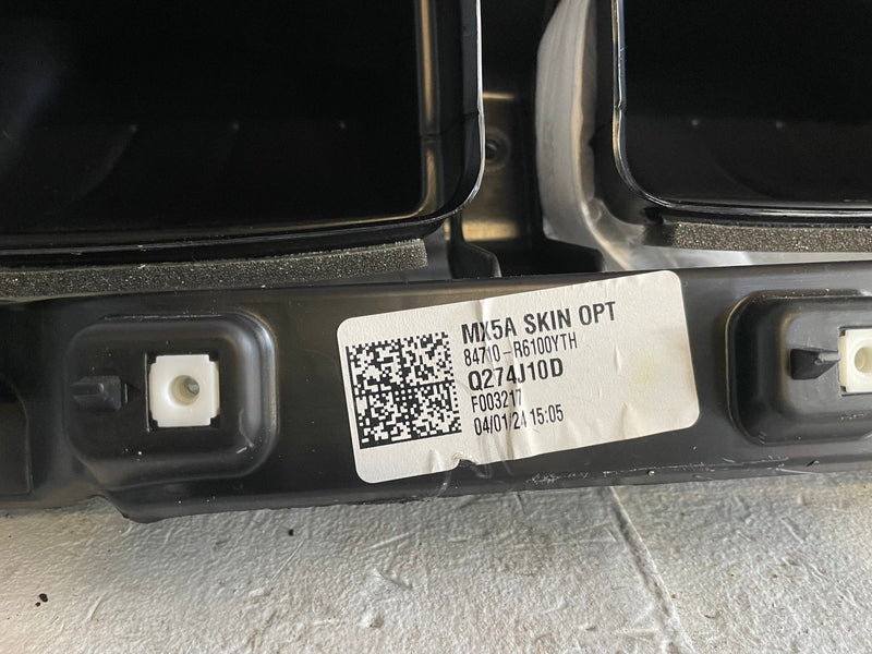 Load image into Gallery viewer, 2024-2026 HYUNDAI SANTA FE FRONT DASH BOARD DASHBOARD TRIM COVER PANEL # 108730
