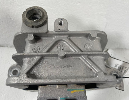 25-26 CHEVROLET EQUINOX FRONT RIGHT ENGINE MOTOR MOUNT SUPPORT BRACKET