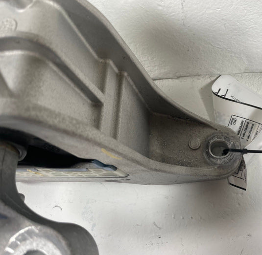 25-26 CHEVROLET EQUINOX FRONT RIGHT ENGINE MOTOR MOUNT SUPPORT BRACKET