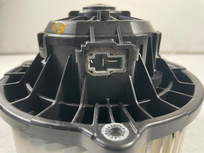 Load image into Gallery viewer, 2019 - 2023 GENESIS G70 A/C AIR CONDITIONER HEATER BLOWER FAN MOTOR # 110978
