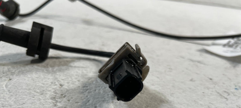 Load image into Gallery viewer, 2023 - 2025 HONDA PILOT FRONT LEFT OR RIGHT SIDE ABS WHEEL SPEED SENSOR # 109607
