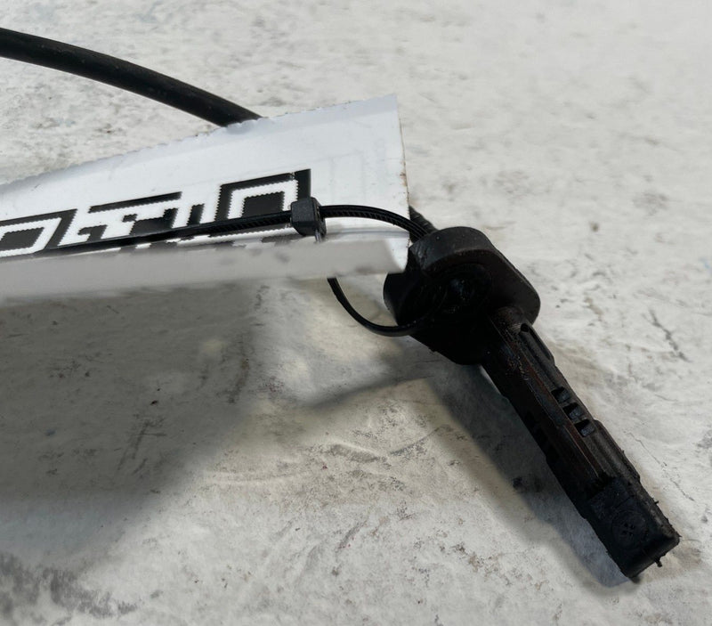 Load image into Gallery viewer, 2023 - 2025 HONDA PILOT FRONT LEFT OR RIGHT SIDE ABS WHEEL SPEED SENSOR # 109607
