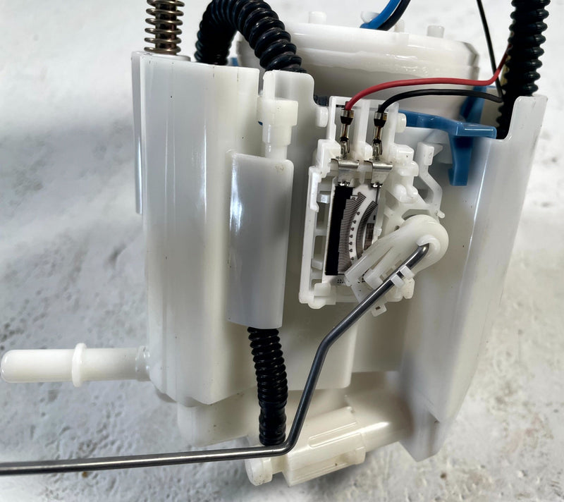 Load image into Gallery viewer, 2017 - 2025 MAZDA CX-5 FUEL GAS TANK PUMP SENDING UNIT MODULE 2.5L # 113784
