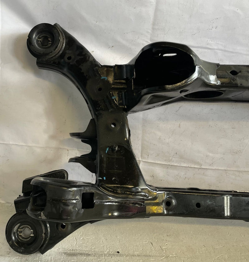 Load image into Gallery viewer, 24-26 HYUNDAI SANTA FE FWD REAR SUSPENSION CRADLE CROSSMEMBER SUBFRAME # 108718
