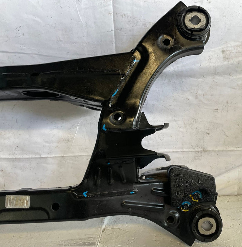 Load image into Gallery viewer, 24-26 HYUNDAI SANTA FE FWD REAR SUSPENSION CRADLE CROSSMEMBER SUBFRAME # 108718
