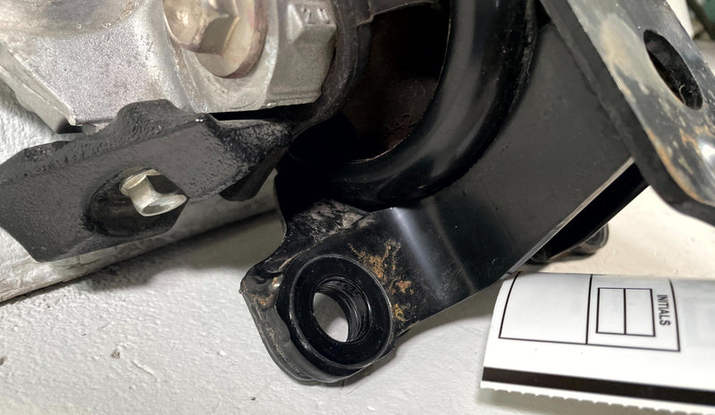 Load image into Gallery viewer, 2017-2025 MAZDA CX-5 FRONT LEFT AUTOMATIC TRANSMISSION MOUNT BRACKET # 113778
