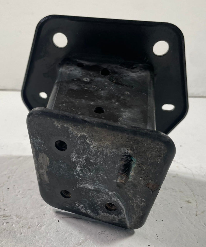 Load image into Gallery viewer, 17-22 INFINITI Q60 REAR LH &amp; RH SIDE BUMPER IMPACT BAR STAY BRACKET PAIR #112480
