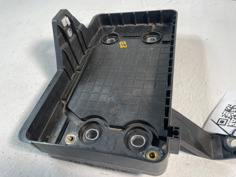 Load image into Gallery viewer, 2021 NISSAN ROGUE BATTERY TRAY HOLDER SUPPORT MOUNT BRACKET 2.5L # 106868
