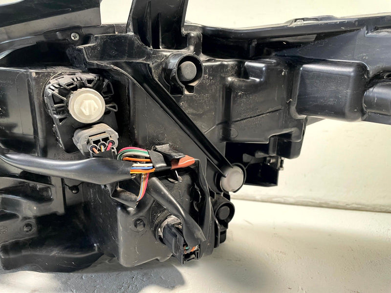 Load image into Gallery viewer, 2022 - 2025 MAZDA CX-5 FRONT RIGHT SIDE LED HEADLIGHT HEAD LIGHT LAMP # 113779
