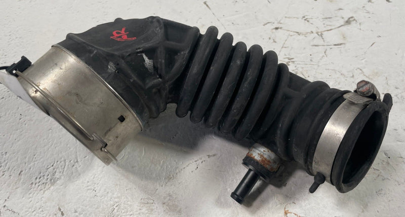 Load image into Gallery viewer, 17-22 INFINITI Q60 FRONT RIGHT AIR INTAKE RESONATOR DUCT HOSE TUBE 3.0L # 112476
