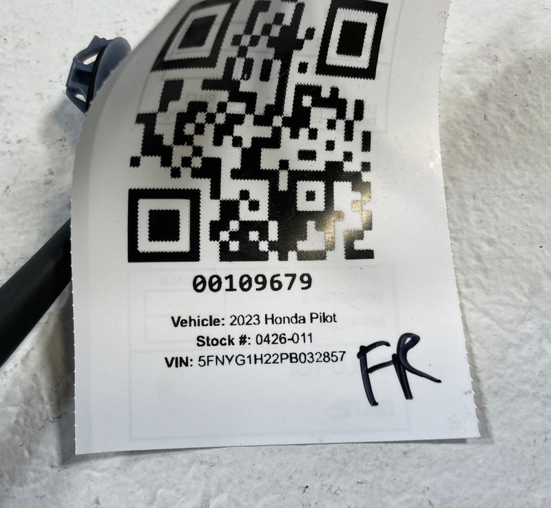 Load image into Gallery viewer, 2023-2025 HONDA PILOT FRONT RIGHT SIDE VIEW DOOR MIRROR W/O CAMERA BLACK #109679
