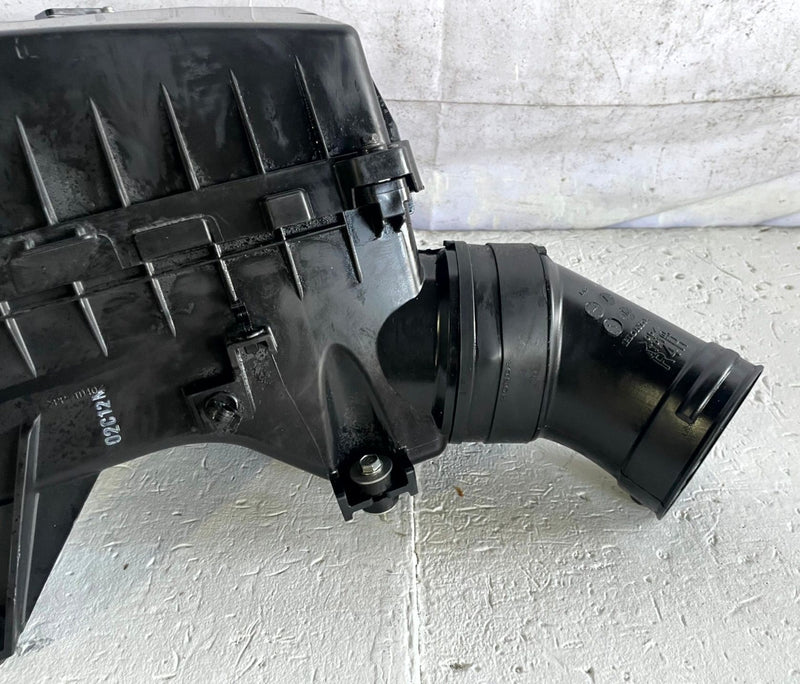 Load image into Gallery viewer, 2016 - 2022 ACURA ILX ENGINE AIR INTAKE CLEANER FILTER HOUSING BOX 2.4L # 113665

