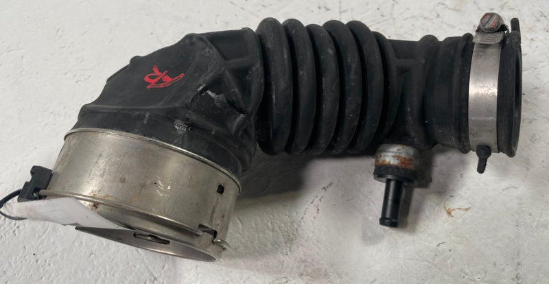 Load image into Gallery viewer, 17-22 INFINITI Q60 FRONT RIGHT AIR INTAKE RESONATOR DUCT HOSE TUBE 3.0L # 112476
