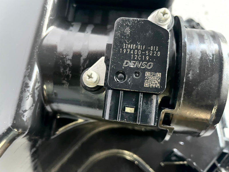 Load image into Gallery viewer, 2016 - 2022 ACURA ILX ENGINE AIR INTAKE CLEANER FILTER HOUSING BOX 2.4L # 113665
