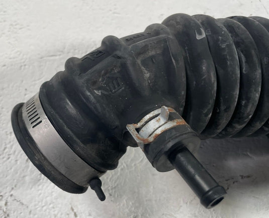 17-22 INFINITI Q60 FRONT RIGHT AIR INTAKE RESONATOR DUCT HOSE TUBE 3.0L