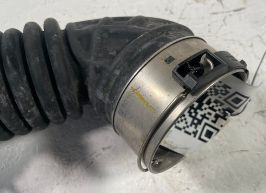 17-22 INFINITI Q60 FRONT RIGHT AIR INTAKE RESONATOR DUCT HOSE TUBE 3.0L