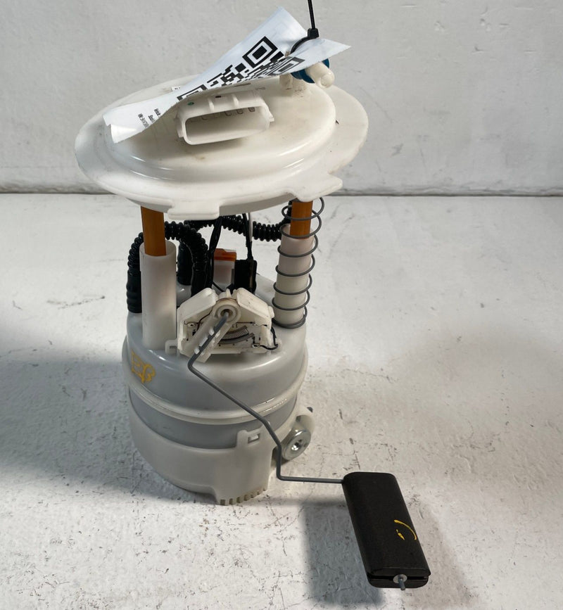 Load image into Gallery viewer, 2021 NISSAN ROGUE FUEL GAS TANK PUMP LEVEL SENDING UNIT ASSEMBLY # 106848 COPY
