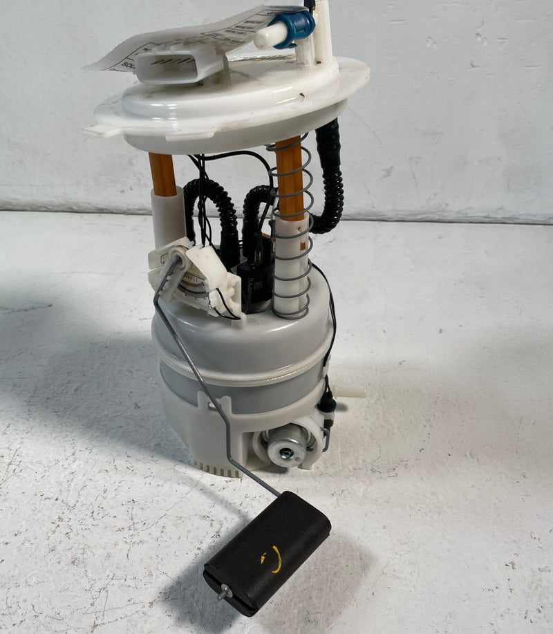 Load image into Gallery viewer, 2021 NISSAN ROGUE FUEL GAS TANK PUMP LEVEL SENDING UNIT ASSEMBLY # 106848 COPY
