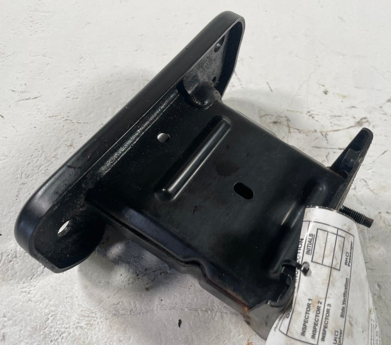 Load image into Gallery viewer, 2017-22 INFINITI Q60 FRONT LH &amp; RH SIDE BUMPER IMPACT BAR STAY BRACKET # 112445
