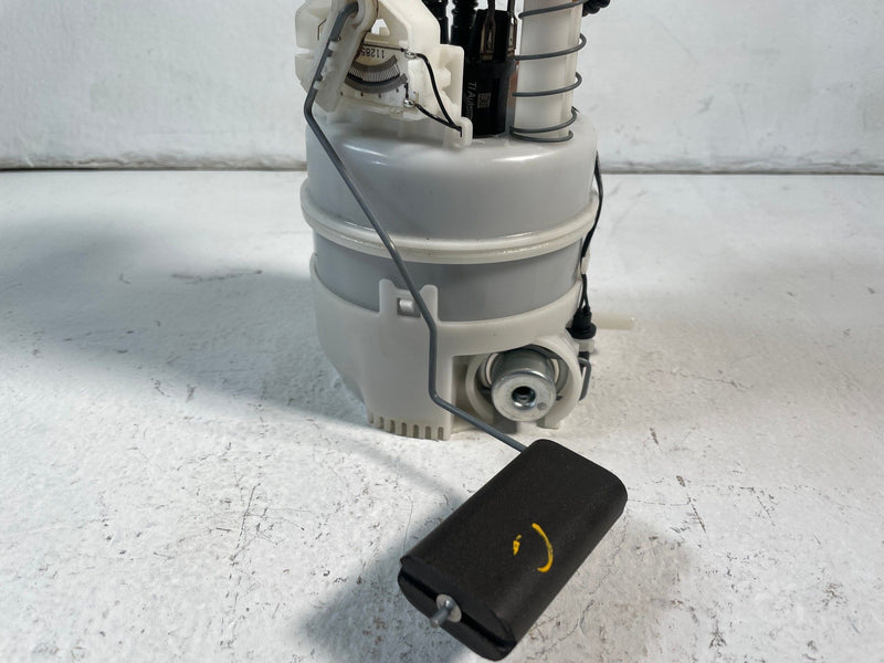 Load image into Gallery viewer, 2021 NISSAN ROGUE FUEL GAS TANK PUMP LEVEL SENDING UNIT ASSEMBLY # 106848 COPY
