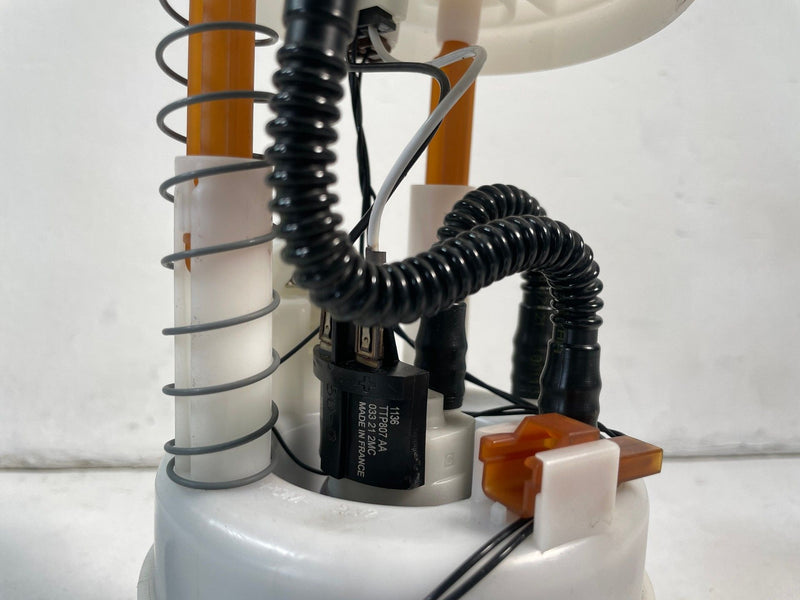 Load image into Gallery viewer, 2021 NISSAN ROGUE FUEL GAS TANK PUMP LEVEL SENDING UNIT ASSEMBLY # 106848 COPY
