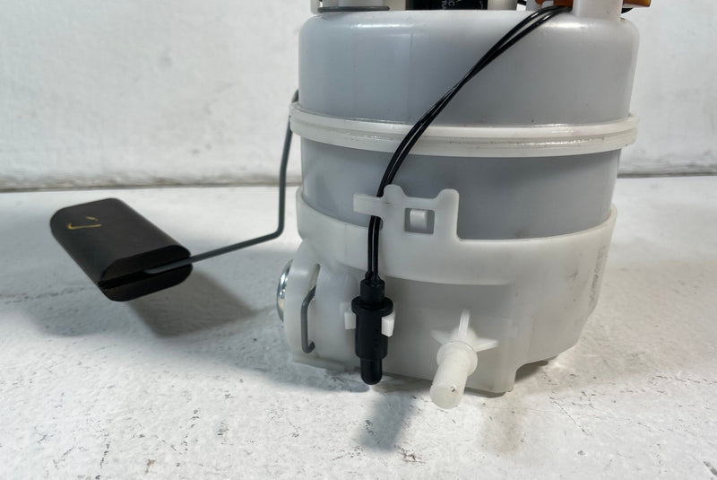 Load image into Gallery viewer, 2021 NISSAN ROGUE FUEL GAS TANK PUMP LEVEL SENDING UNIT ASSEMBLY # 106848 COPY

