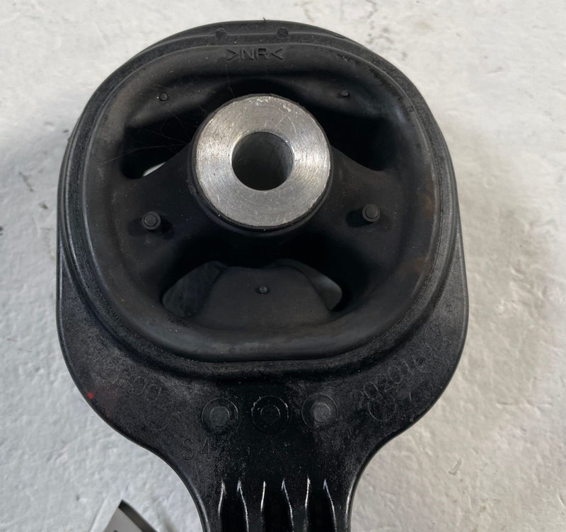 Load image into Gallery viewer, 2019-2025 ACURA RDX UPPER ENGINE FRAME MOUNT SUPPORT BRACKET TORQUE ROD # 109736
