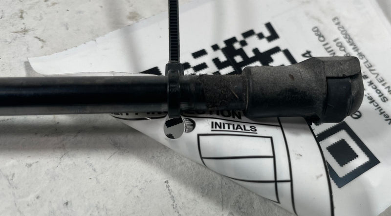 Load image into Gallery viewer, 17-22 INFINITI Q60 LH &amp; RH TRUNK DECK LID LIFT SUPPORT CYLINDER STRUT # 112474
