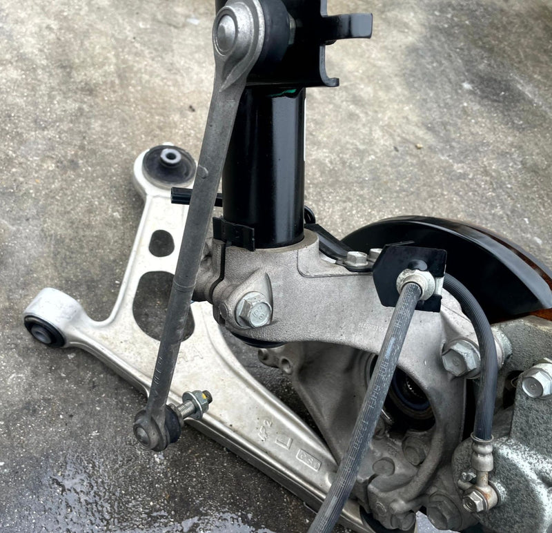 Load image into Gallery viewer, 2021 - 2023 NISSAN ROGUE AWD FRONT LEFT SIDE SUSPENSION KNEE ASSEMBLY # 106872
