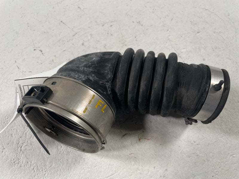 Load image into Gallery viewer, 16-24 INFINITI Q60 Q50 LEFT SIDE AIR CLEANER INTAKE DUCT HOSE TUBE 3.0L # 112479
