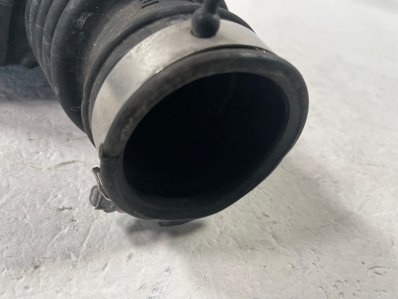 Load image into Gallery viewer, 16-24 INFINITI Q60 Q50 LEFT SIDE AIR CLEANER INTAKE DUCT HOSE TUBE 3.0L # 112479

