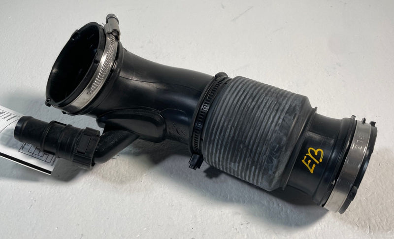 Load image into Gallery viewer, 2021-2025 HYUNDAI SANTA FE ENGINE AIR INTAKE PIPE TUBE 2.5L 28130-L1600 # 106914
