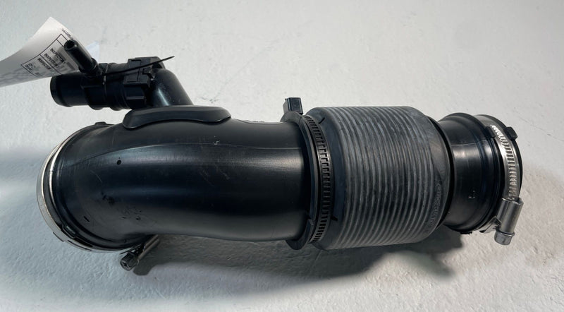 Load image into Gallery viewer, 2021-2025 HYUNDAI SANTA FE ENGINE AIR INTAKE PIPE TUBE 2.5L 28130-L1600 # 106914
