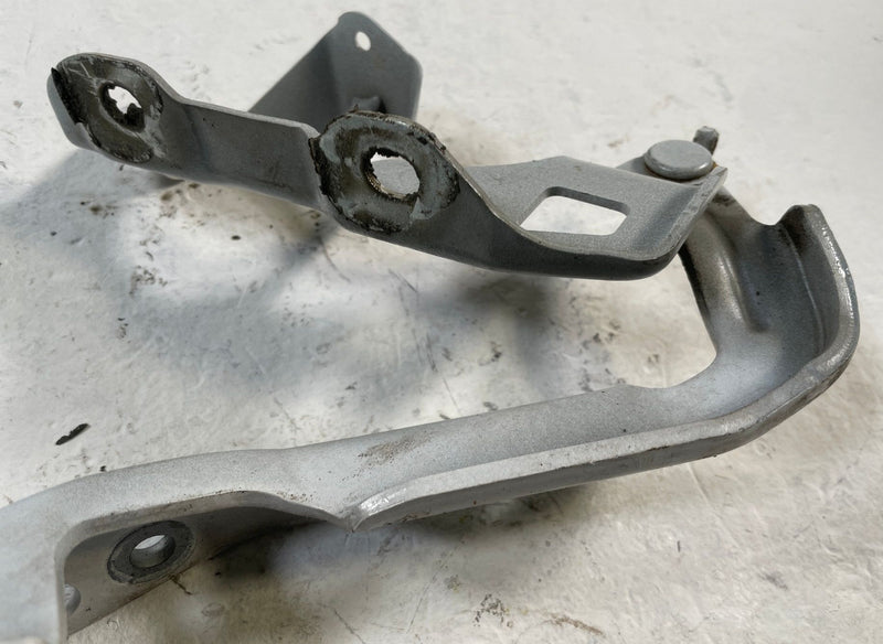 Load image into Gallery viewer, 19-25 ACURA RDX FRONT LEFT &amp; RIGHT SIDE HOOD BONNET HINGES PAIR WHITE # 109709
