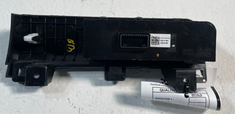Load image into Gallery viewer, 24-25 HYUNDAI SANTA FE ELECTRIC PARKING BRAKE &amp; TRACTION CONTROL SWITCH # 106920

