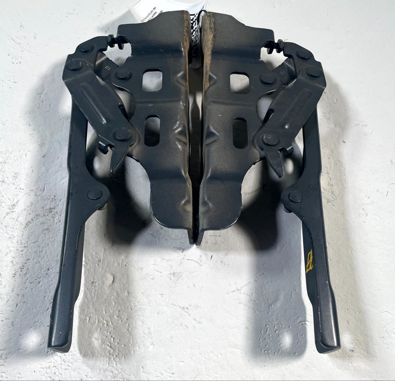 Load image into Gallery viewer, 2019-2026 GENESIS G70 FRONT LEFT &amp; RIGHT SIDE HOOD BONNET HINGES (PAIR) # 113842
