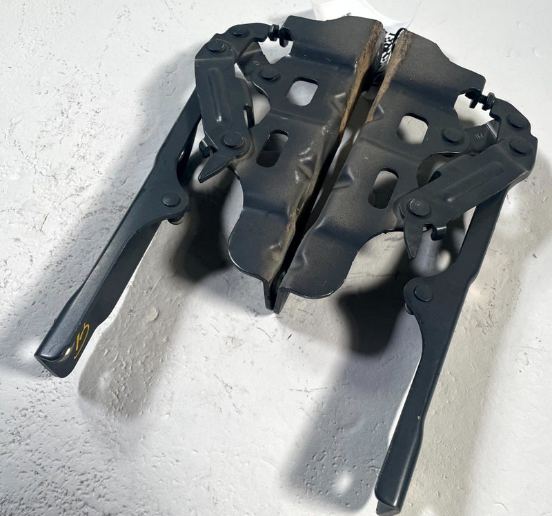 Load image into Gallery viewer, 2019-2026 GENESIS G70 FRONT LEFT &amp; RIGHT SIDE HOOD BONNET HINGES (PAIR) # 113842
