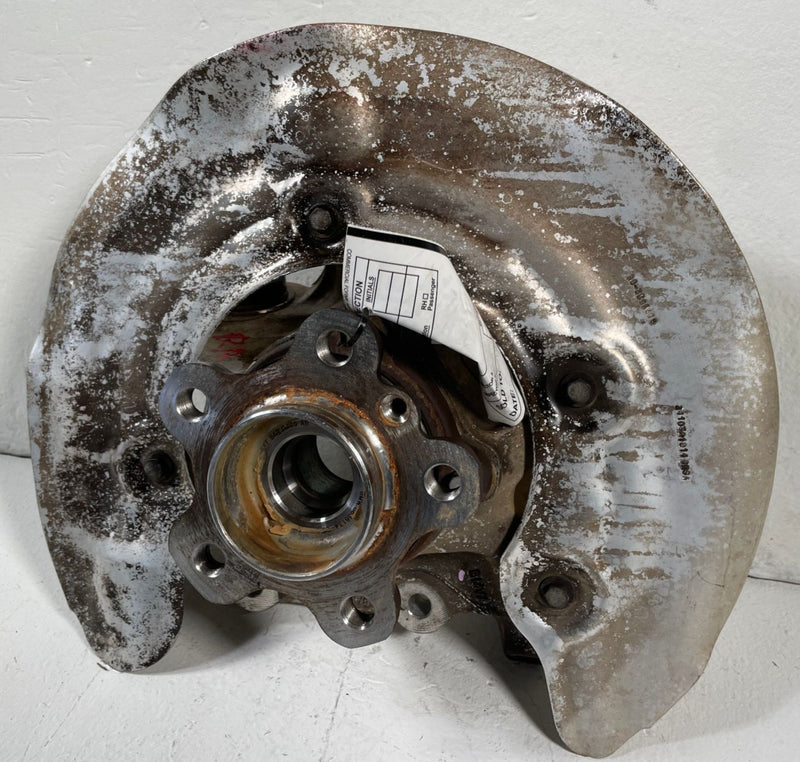 Load image into Gallery viewer, 2018 - 2024 BMW X3 G01 REAR RIGHT PASSENGER SIDE SPINDLE KNUCKLE HUB # 108307
