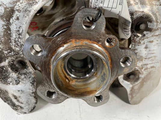 2018 - 2024 BMW X3 G01 REAR RIGHT PASSENGER SIDE SPINDLE KNUCKLE HUB