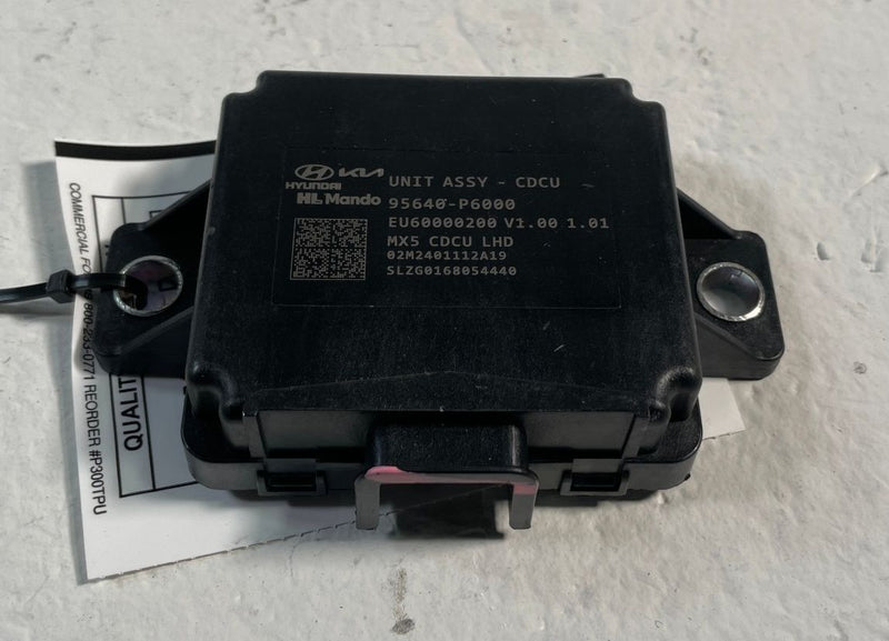 Load image into Gallery viewer, 2024-25 HYUNDAI SANTA FE CHASIS DOMAIN CONTROL MODULE UNIT 95640-P6000 # 106916
