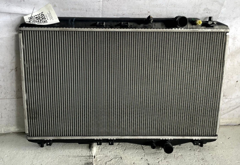 Load image into Gallery viewer, 16-22 ACURA ILX ENGINE COOLANT COOLING RADIATOR ASSEMBLY 19010-R4H-A02 # 113673
