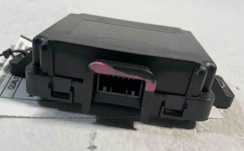 Load image into Gallery viewer, 2024-25 HYUNDAI SANTA FE CHASIS DOMAIN CONTROL MODULE UNIT 95640-P6000 # 106916
