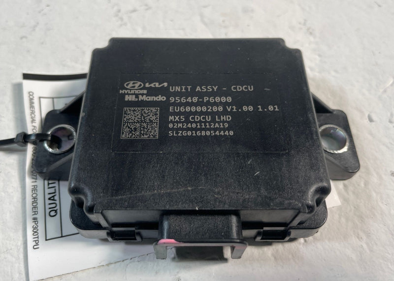 Load image into Gallery viewer, 2024-25 HYUNDAI SANTA FE CHASIS DOMAIN CONTROL MODULE UNIT 95640-P6000 # 106916
