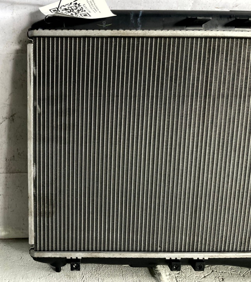 Load image into Gallery viewer, 16-22 ACURA ILX ENGINE COOLANT COOLING RADIATOR ASSEMBLY 19010-R4H-A02 # 113673
