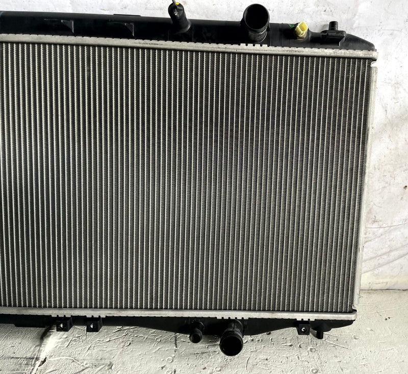 Load image into Gallery viewer, 16-22 ACURA ILX ENGINE COOLANT COOLING RADIATOR ASSEMBLY 19010-R4H-A02 # 113673
