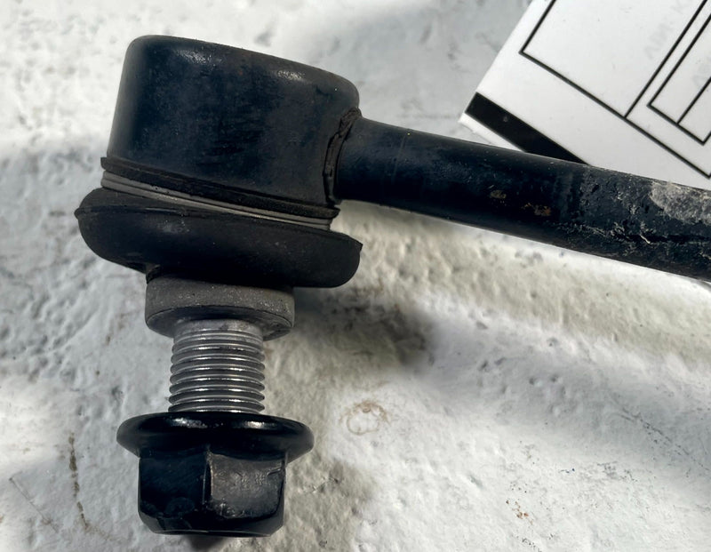 Load image into Gallery viewer, 2019-2026 GENESIS G70 REAR RIGHT STABILIZER ANTI ROLL SWAY BAR END LINK # 113873
