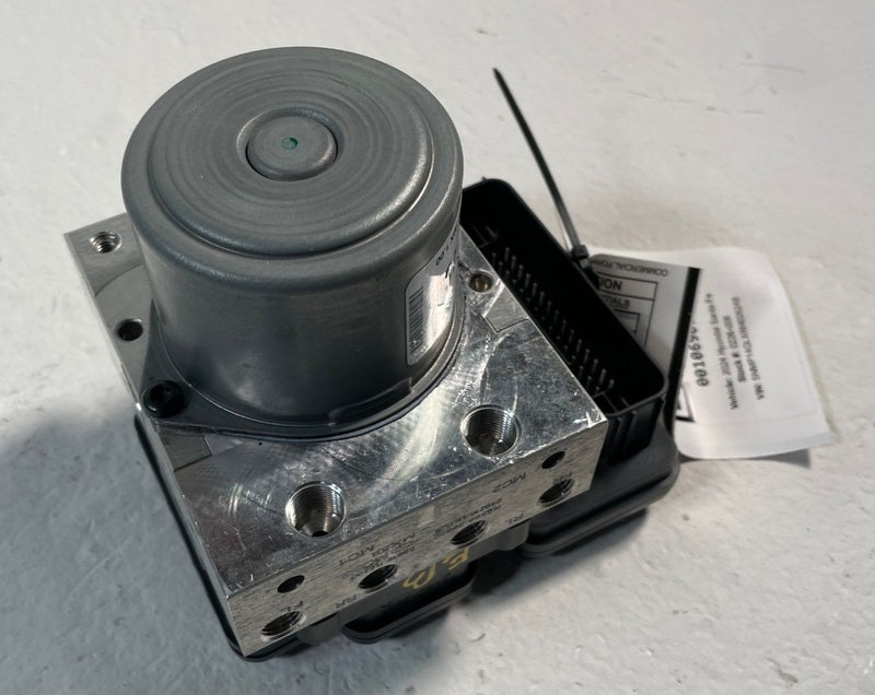 Load image into Gallery viewer, 24-25 HYUNDAI SANTA FE ANTI LOCK ABS BRAKE PUMP MODULE CONTROL UNIT 2.5L 106907
