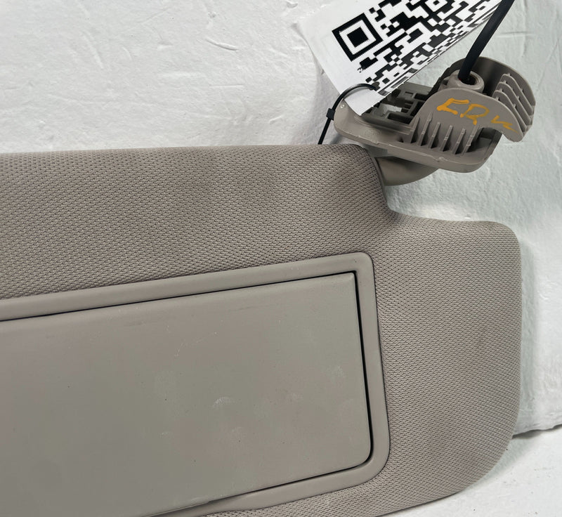 Load image into Gallery viewer, 2023-2025 HONDA PILOT FRONT RIGHT PASSENGER SIDE SUNVISOR SUN VISOR # 105792
