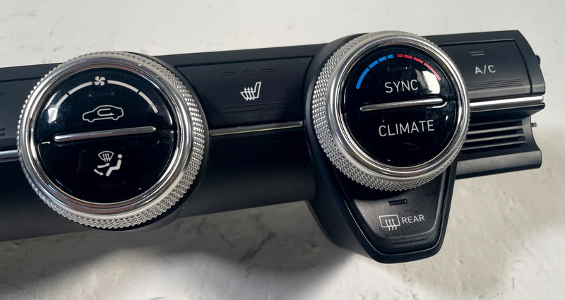 Load image into Gallery viewer, 2022-23 GENESIS G70 FRONT A/C TEMPERATURE CLIMATE CONTROL SWITCH PANEL # 113849
